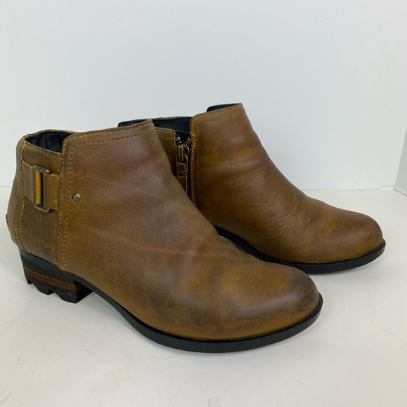 sorel lolla ankle boot